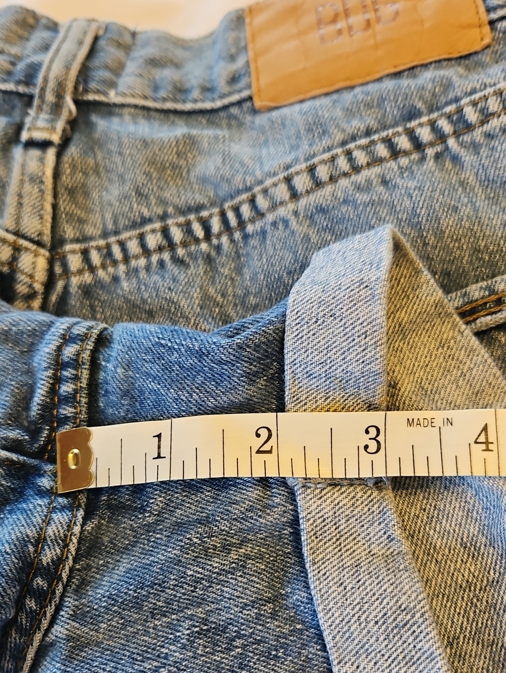 BDG  "Mom" High-rise Denim Shorts Size 29  !CLEARANCE! - Picture 12 of 13